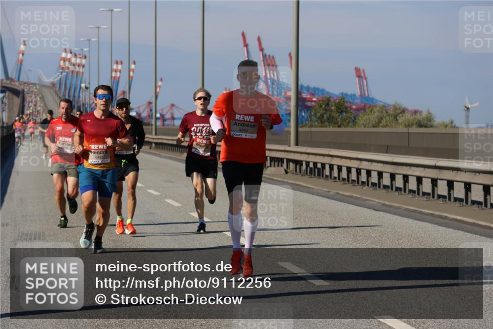 03.10.2025 - Köhlbrandbrückenlauf Strokosch-Dieckow http://msf.ph/oto/9112256 03.10.2025 12:41:10 Position 3 6422, 2013, 4040 meine-sportfotos.de