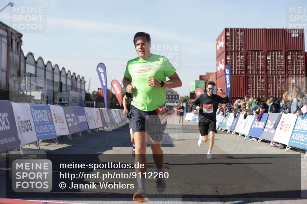 03.10.2025 - Köhlbrandbrückenlauf Jannik Wohlers http://msf.ph/oto/9112260 03.10.2025 13:00:56 Ziel 4069, 4177, 4407, 4425, 4512, 4820, 6042, 6464, 6525 meine-sportfotos.de
