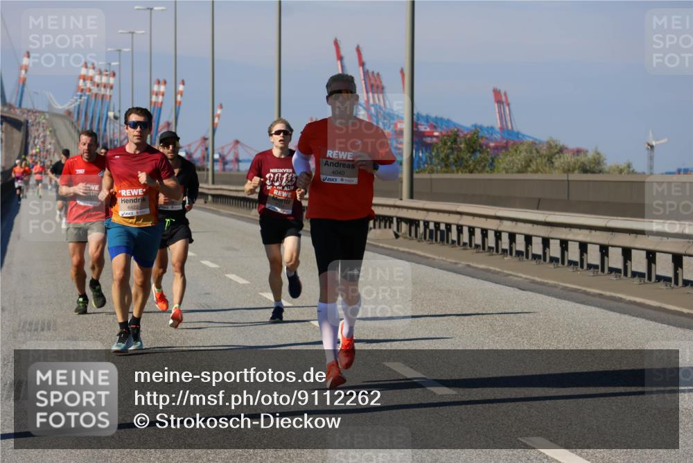 03.10.2025 - Köhlbrandbrückenlauf Strokosch-Dieckow http://msf.ph/oto/9112262 03.10.2025 12:41:10 Position 3 12188, 6422, 2015, 4040 meine-sportfotos.de
