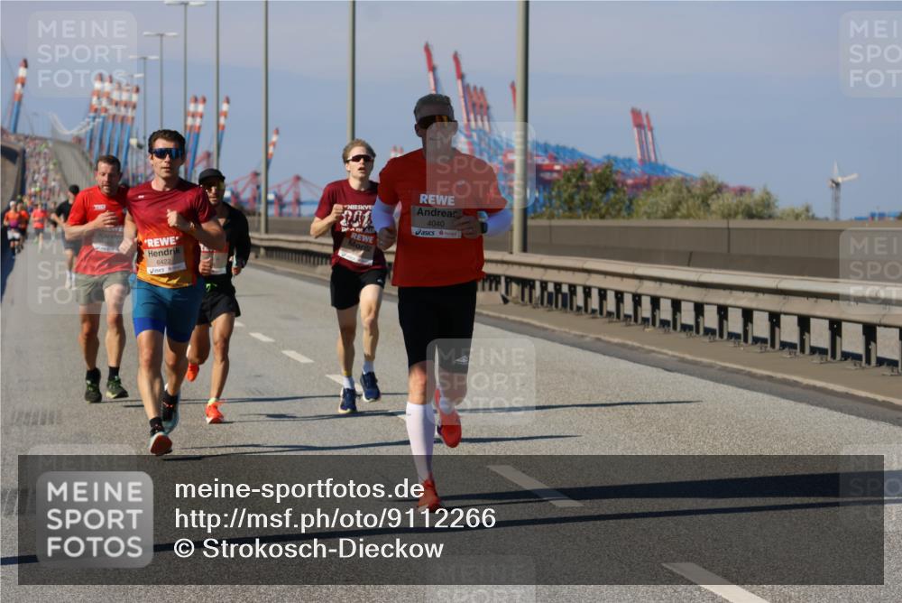 03.10.2025 - Köhlbrandbrückenlauf Strokosch-Dieckow http://msf.ph/oto/9112266 03.10.2025 12:41:10 Position 3 6422, 201, 4040 meine-sportfotos.de