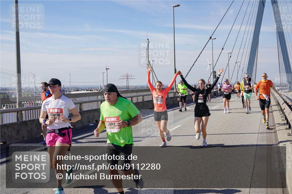 03.10.2025 - Köhlbrandbrückenlauf Michael Burmester http://msf.ph/oto/9112280 03.10.2025 12:54:25 Position 2 5235 meine-sportfotos.de