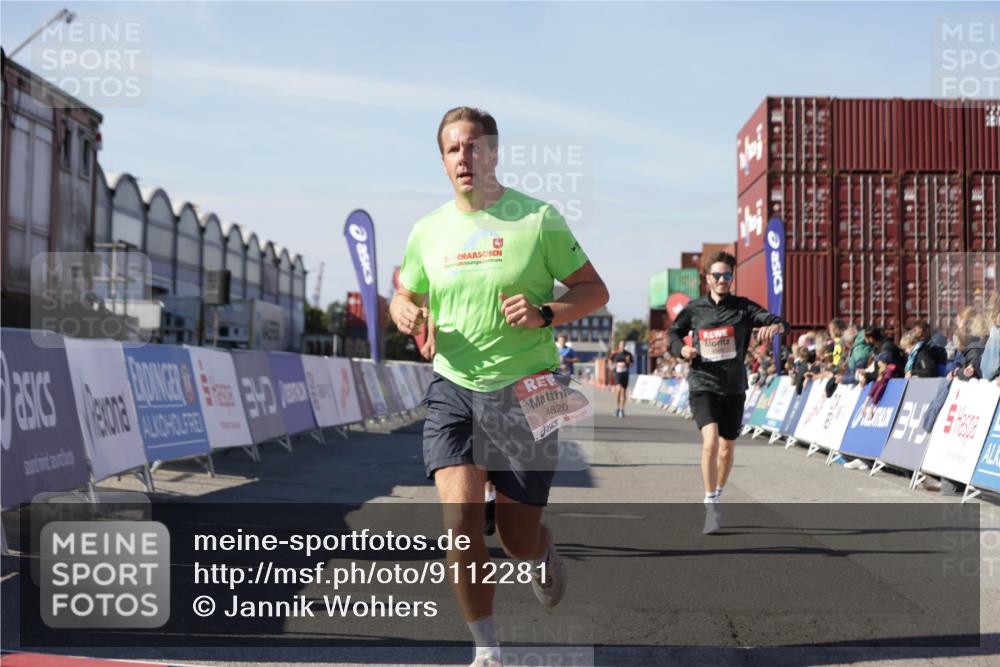 03.10.2025 - Köhlbrandbrückenlauf Jannik Wohlers http://msf.ph/oto/9112281 03.10.2025 13:00:56 Ziel 4069, 4177, 4407, 4425, 4512, 4820, 6042, 6464, 6525 meine-sportfotos.de
