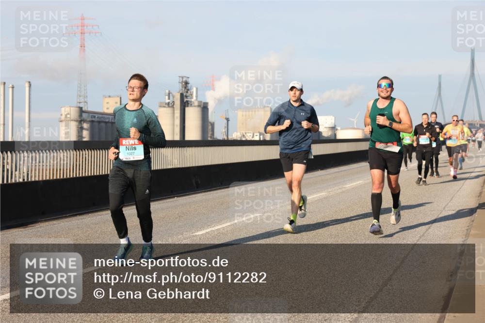 03.10.2025 - Köhlbrandbrückenlauf Lena Gebhardt http://msf.ph/oto/9112282 03.10.2025 09:42:22 Position 2 1027 meine-sportfotos.de