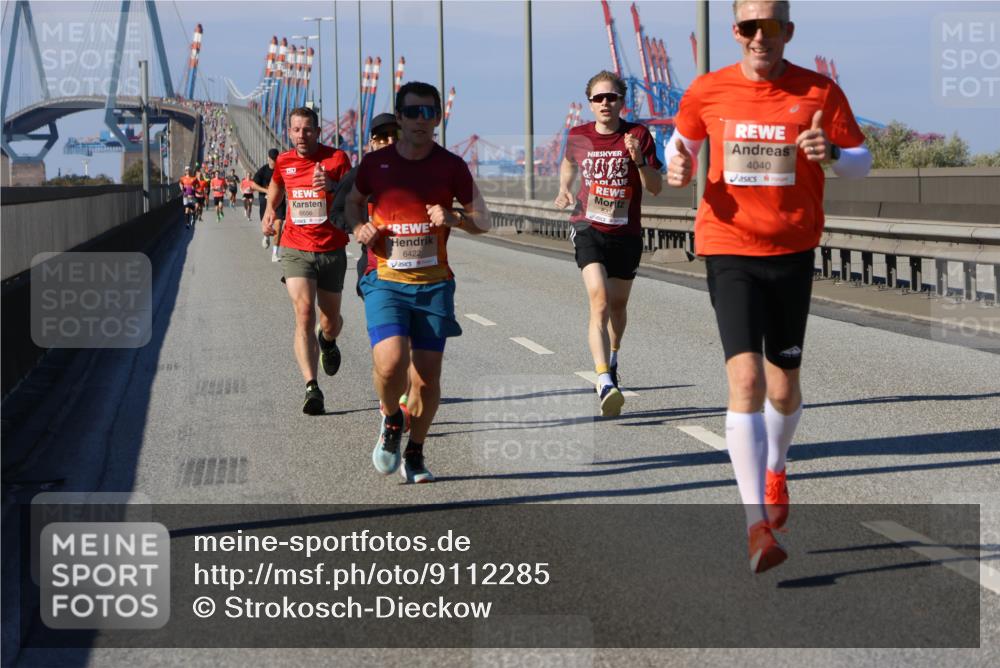 03.10.2025 - Köhlbrandbrückenlauf Strokosch-Dieckow http://msf.ph/oto/9112285 03.10.2025 12:41:11 Position 3 6656, 6422, 2015, 4040 meine-sportfotos.de