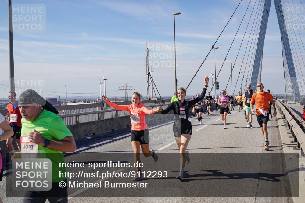 03.10.2025 - Köhlbrandbrückenlauf Michael Burmester http://msf.ph/oto/9112293 03.10.2025 12:54:26 Position 2 5235, 4749 meine-sportfotos.de