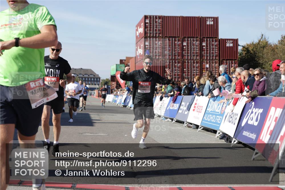 03.10.2025 - Köhlbrandbrückenlauf Jannik Wohlers http://msf.ph/oto/9112296 03.10.2025 13:00:57 Ziel 4069, 4177, 4407, 4425, 4512, 4820, 6042, 6464, 6525 meine-sportfotos.de