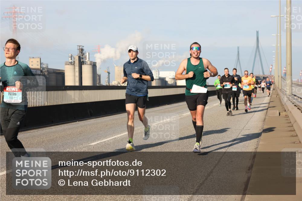 03.10.2025 - Köhlbrandbrückenlauf Lena Gebhardt http://msf.ph/oto/9112302 03.10.2025 09:42:23 Position 2 1027 meine-sportfotos.de
