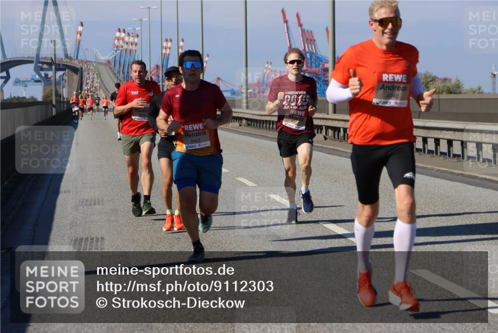 03.10.2025 - Köhlbrandbrückenlauf Strokosch-Dieckow http://msf.ph/oto/9112303 03.10.2025 12:41:12 Position 3 6422, 4040, 630 meine-sportfotos.de