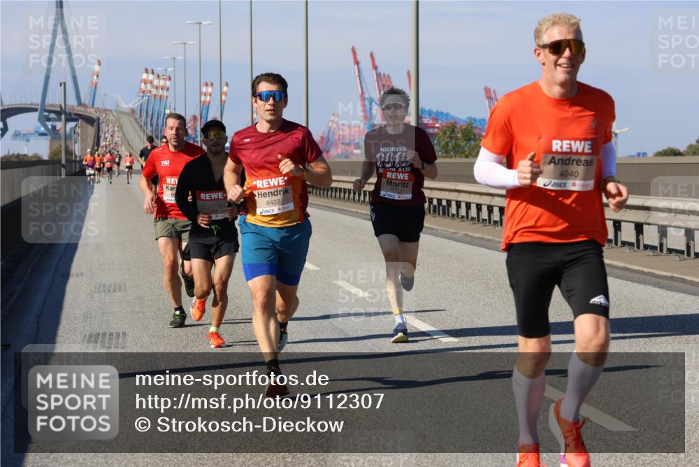 03.10.2025 - Köhlbrandbrückenlauf Strokosch-Dieckow http://msf.ph/oto/9112307 03.10.2025 12:41:12 Position 3 66, 6422, 2012, 6333, 4040 meine-sportfotos.de