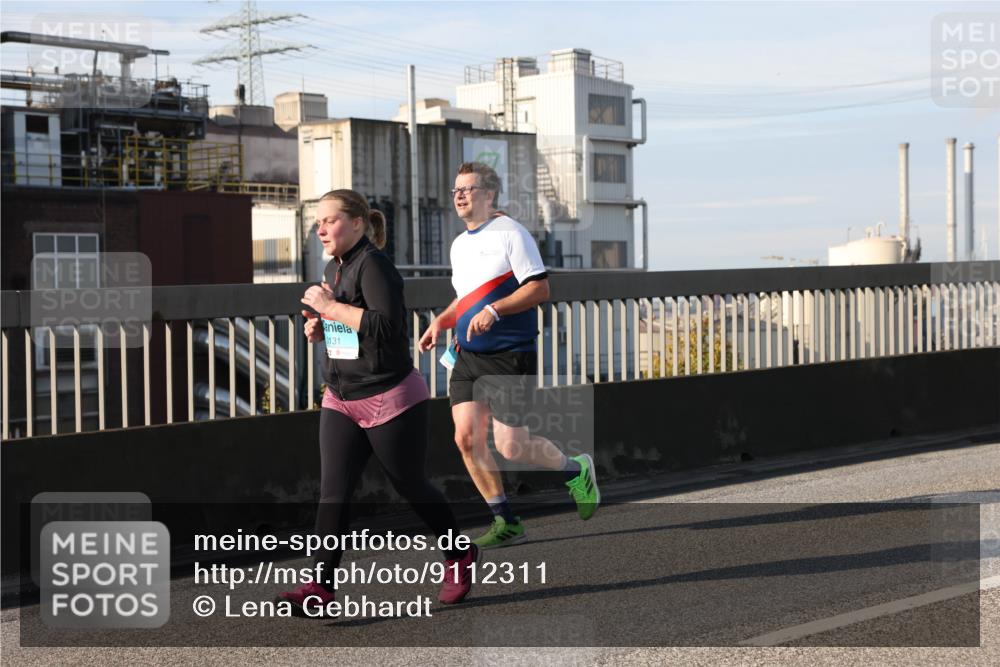 03.10.2025 - Köhlbrandbrückenlauf Lena Gebhardt http://msf.ph/oto/9112311 03.10.2025 10:15:58 Position 2 131 meine-sportfotos.de