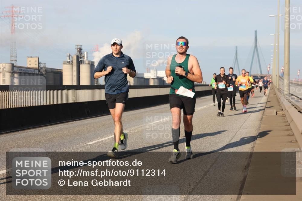 03.10.2025 - Köhlbrandbrückenlauf Lena Gebhardt http://msf.ph/oto/9112314 03.10.2025 09:42:23 Position 2  meine-sportfotos.de
