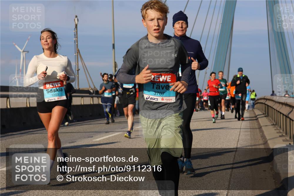 03.10.2025 - Köhlbrandbrückenlauf Strokosch-Dieckow http://msf.ph/oto/9112316 03.10.2025 09:45:37 Position 2 1203, 3707 meine-sportfotos.de