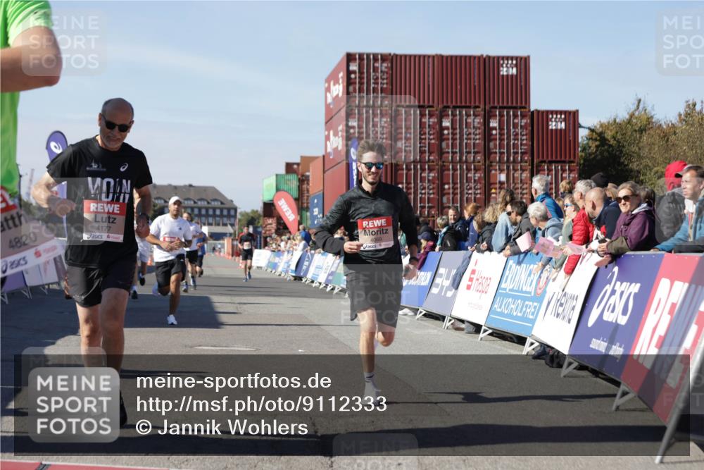 03.10.2025 - Köhlbrandbrückenlauf Jannik Wohlers http://msf.ph/oto/9112333 03.10.2025 13:00:57 Ziel 4069, 4177, 4407, 4425, 4512, 4820, 6042, 6464, 6525 meine-sportfotos.de