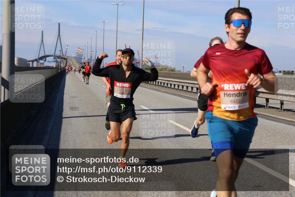 03.10.2025 - Köhlbrandbrückenlauf Strokosch-Dieckow http://msf.ph/oto/9112339 03.10.2025 12:41:15 Position 3 6804, 6422 meine-sportfotos.de