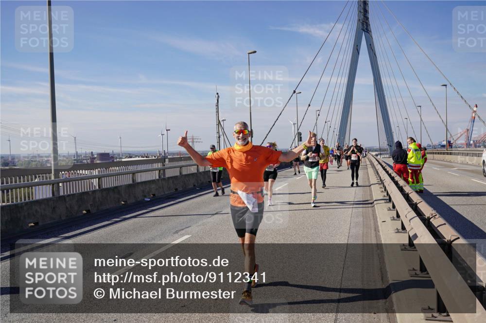03.10.2025 - Köhlbrandbrückenlauf Michael Burmester http://msf.ph/oto/9112341 03.10.2025 12:54:28 Position 2  meine-sportfotos.de