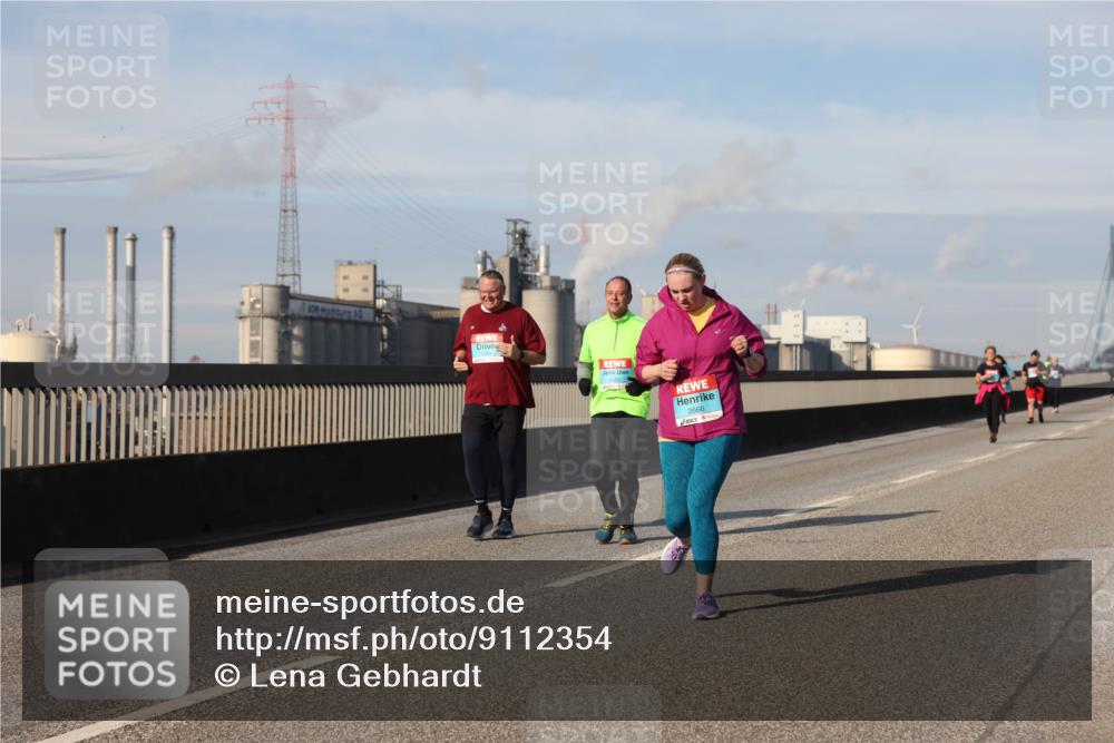 03.10.2025 - Köhlbrandbrückenlauf Lena Gebhardt http://msf.ph/oto/9112354 03.10.2025 10:15:59 Position 2 9480, 2666 meine-sportfotos.de