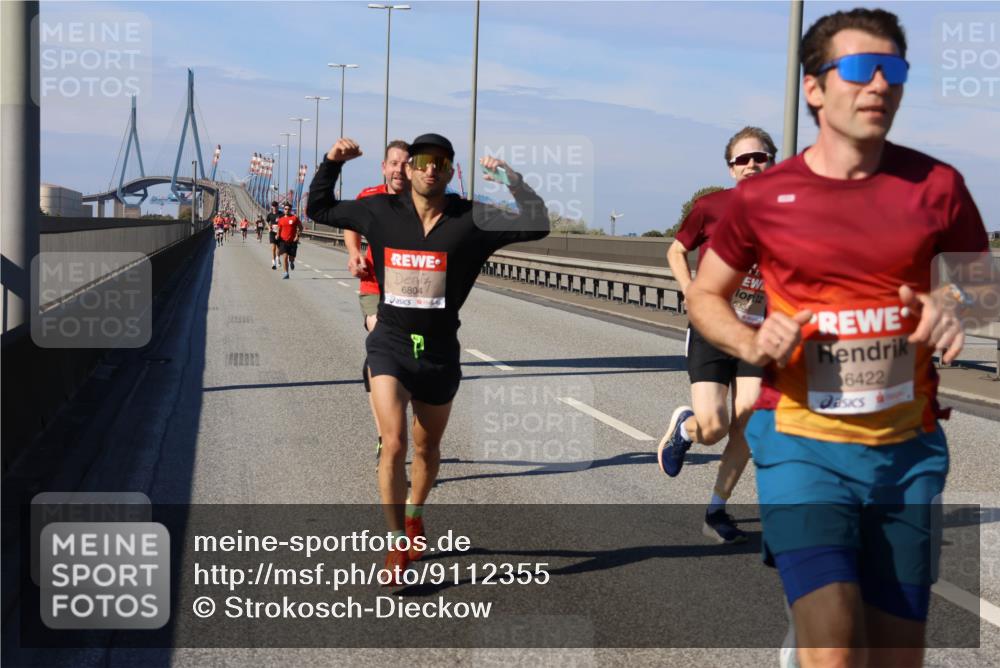 03.10.2025 - Köhlbrandbrückenlauf Strokosch-Dieckow http://msf.ph/oto/9112355 03.10.2025 12:41:15 Position 3 6804, 633, 6422 meine-sportfotos.de