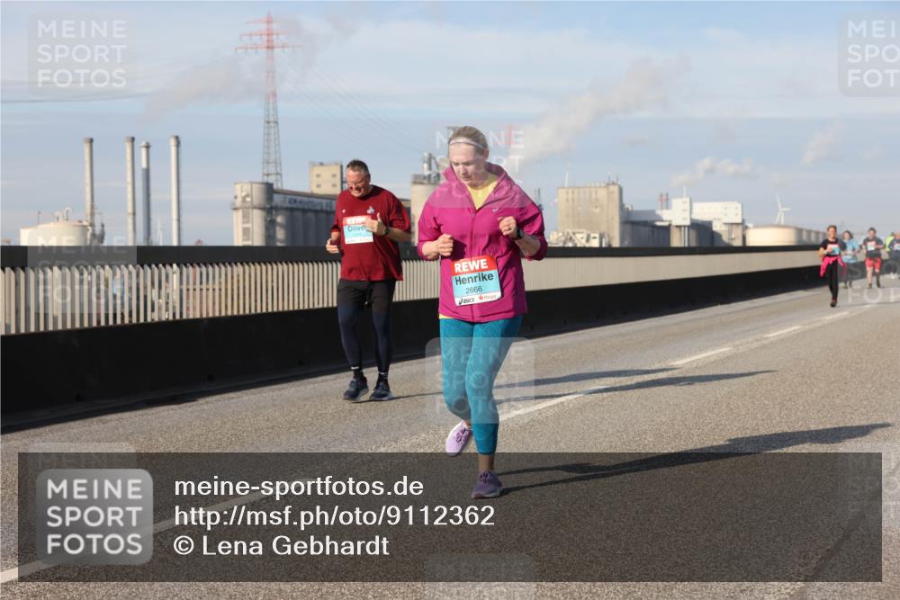 03.10.2025 - Köhlbrandbrückenlauf Lena Gebhardt http://msf.ph/oto/9112362 03.10.2025 10:16:00 Position 2 2666 meine-sportfotos.de