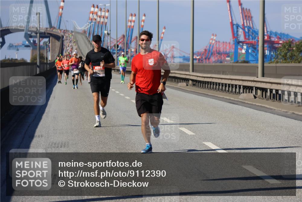 03.10.2025 - Köhlbrandbrückenlauf Strokosch-Dieckow http://msf.ph/oto/9112390 03.10.2025 12:41:21 Position 3  meine-sportfotos.de