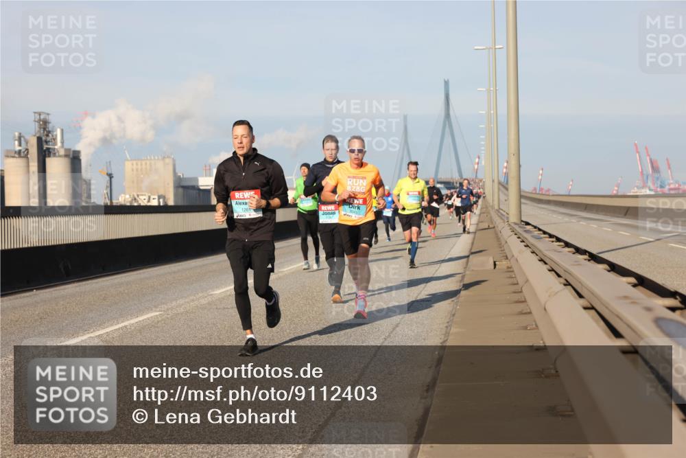 03.10.2025 - Köhlbrandbrückenlauf Lena Gebhardt http://msf.ph/oto/9112403 03.10.2025 09:42:26 Position 2 1261, 3043 meine-sportfotos.de
