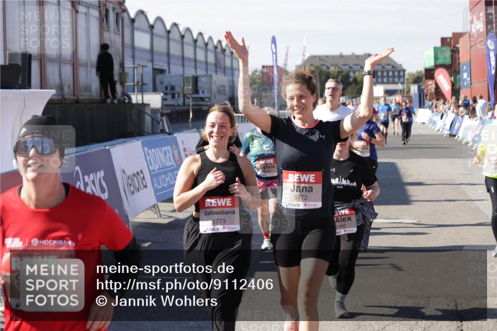 03.10.2025 - Köhlbrandbrückenlauf Jannik Wohlers http://msf.ph/oto/9112406 03.10.2025 13:31:16 Ziel 4800, 4967, 5030, 5310, 5362, 5378, 5772, 5773, 6242, 6243, 6375, 6559, 6731 meine-sportfotos.de