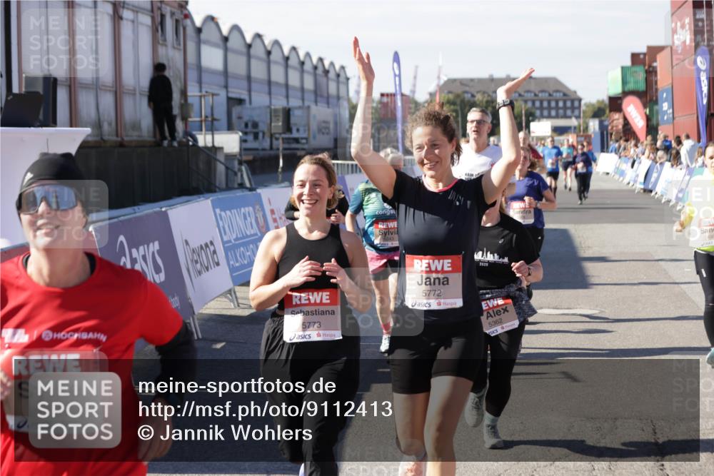 03.10.2025 - Köhlbrandbrückenlauf Jannik Wohlers http://msf.ph/oto/9112413 03.10.2025 13:31:16 Ziel 4800, 4967, 5030, 5310, 5362, 5378, 5772, 5773, 6242, 6243, 6375, 6559, 6731 meine-sportfotos.de