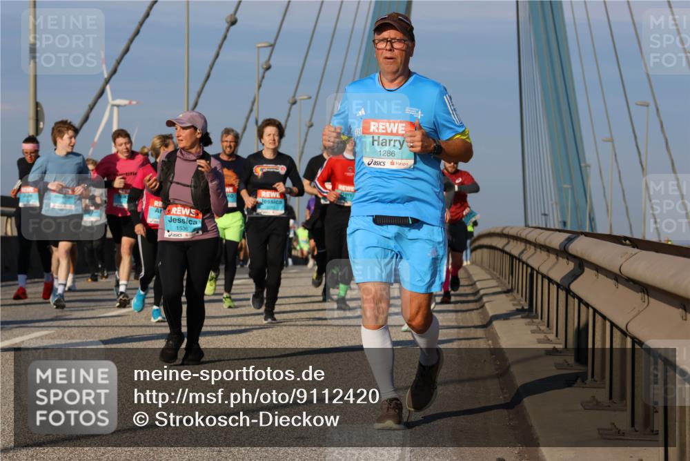03.10.2025 - Köhlbrandbrückenlauf Strokosch-Dieckow http://msf.ph/oto/9112420 03.10.2025 09:45:49 Position 2 1536, 1286 meine-sportfotos.de