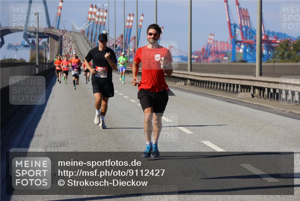 03.10.2025 - Köhlbrandbrückenlauf Strokosch-Dieckow http://msf.ph/oto/9112427 03.10.2025 12:41:21 Position 3 89 meine-sportfotos.de