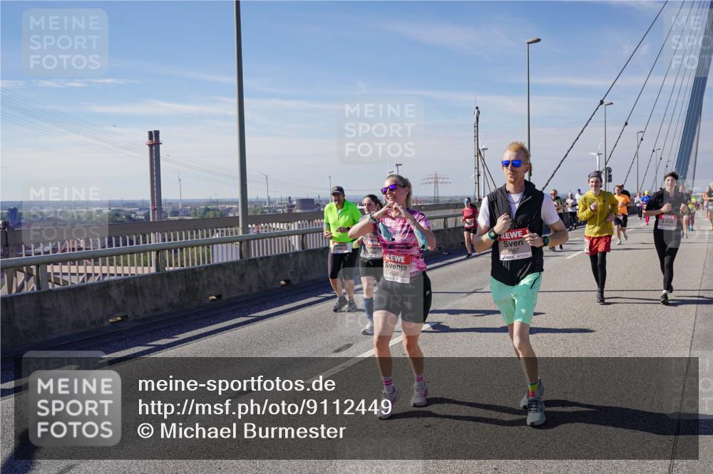 03.10.2025 - Köhlbrandbrückenlauf Michael Burmester http://msf.ph/oto/9112449 03.10.2025 12:54:31 Position 2 4567 meine-sportfotos.de