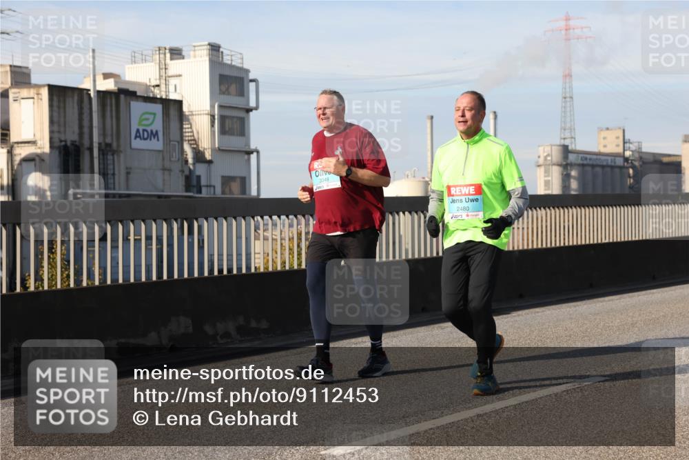 03.10.2025 - Köhlbrandbrückenlauf Lena Gebhardt http://msf.ph/oto/9112453 03.10.2025 10:16:02 Position 2 3349, 2480 meine-sportfotos.de