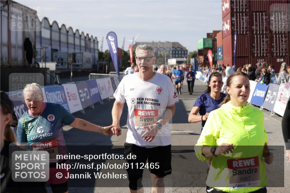 03.10.2025 - Köhlbrandbrückenlauf Jannik Wohlers http://msf.ph/oto/9112465 03.10.2025 13:31:18 Ziel 4800, 4967, 5030, 5310, 5362, 5378, 5772, 5773, 6242, 6243, 6559, 6731 meine-sportfotos.de