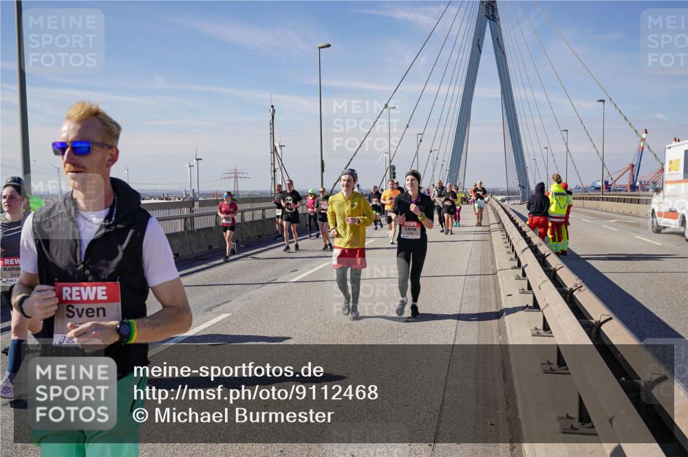 03.10.2025 - Köhlbrandbrückenlauf Michael Burmester http://msf.ph/oto/9112468 03.10.2025 12:54:32 Position 2 4934, 44 meine-sportfotos.de