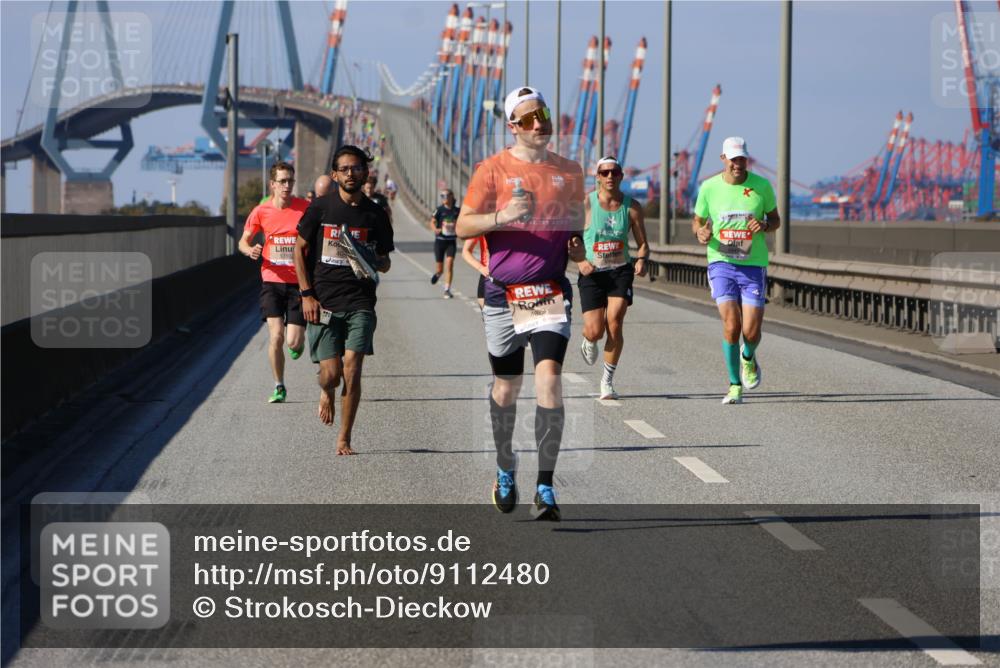 03.10.2025 - Köhlbrandbrückenlauf Strokosch-Dieckow http://msf.ph/oto/9112480 03.10.2025 12:41:36 Position 3 52, 195, 42195, 5710, 429 meine-sportfotos.de