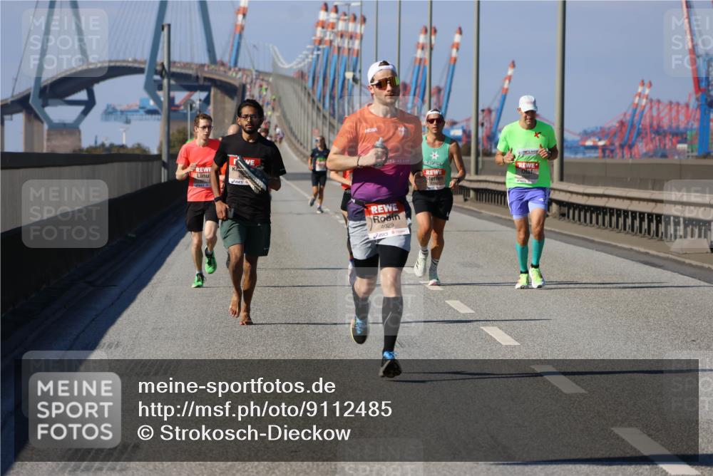 03.10.2025 - Köhlbrandbrückenlauf Strokosch-Dieckow http://msf.ph/oto/9112485 03.10.2025 12:41:36 Position 3 95, 42, 199, 4029 meine-sportfotos.de