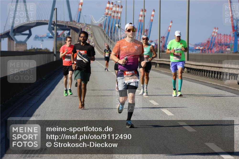 03.10.2025 - Köhlbrandbrückenlauf Strokosch-Dieckow http://msf.ph/oto/9112490 03.10.2025 12:41:36 Position 3 4029 meine-sportfotos.de