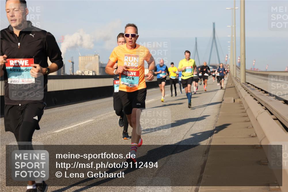 03.10.2025 - Köhlbrandbrückenlauf Lena Gebhardt http://msf.ph/oto/9112494 03.10.2025 09:42:27 Position 2 1261, 3043 meine-sportfotos.de