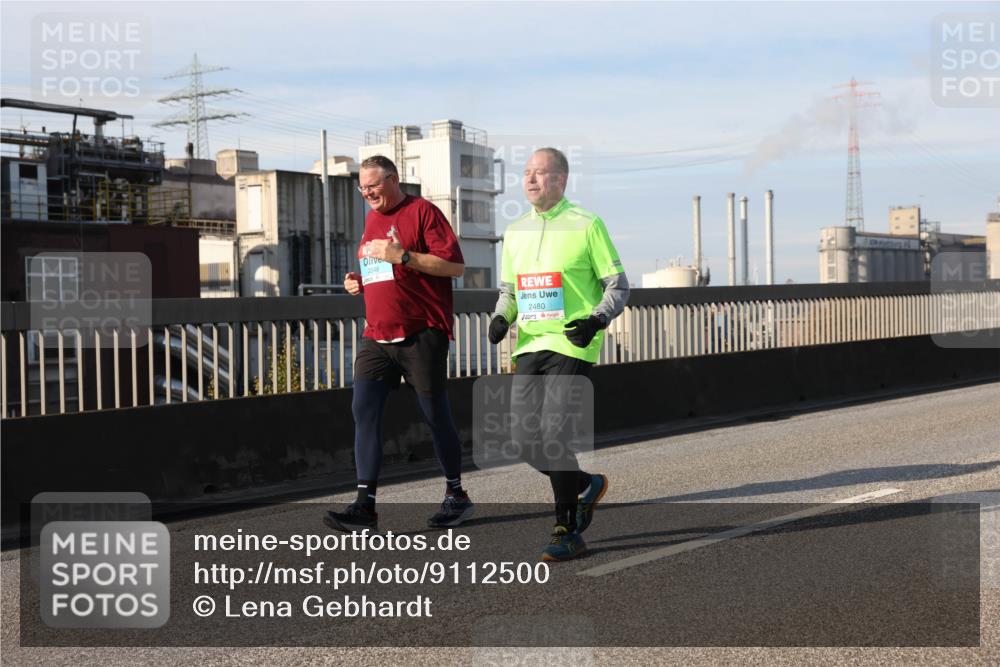 03.10.2025 - Köhlbrandbrückenlauf Lena Gebhardt http://msf.ph/oto/9112500 03.10.2025 10:16:03 Position 2 3349, 2480 meine-sportfotos.de
