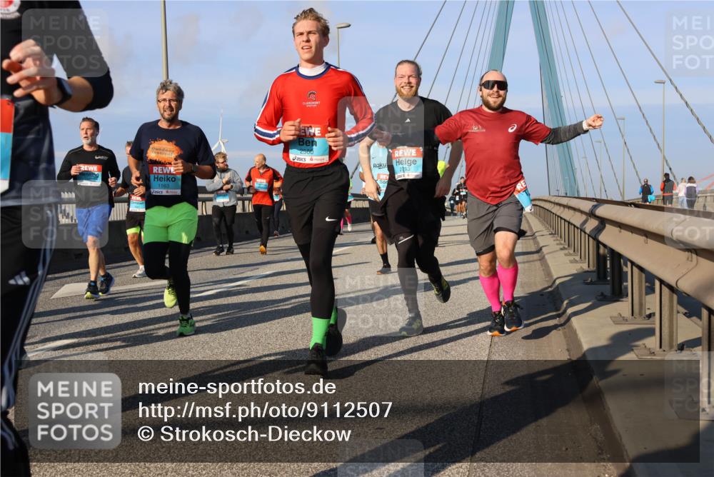 03.10.2025 - Köhlbrandbrückenlauf Strokosch-Dieckow http://msf.ph/oto/9112507 03.10.2025 09:45:56 Position 2 2560, 1163, 2193 meine-sportfotos.de