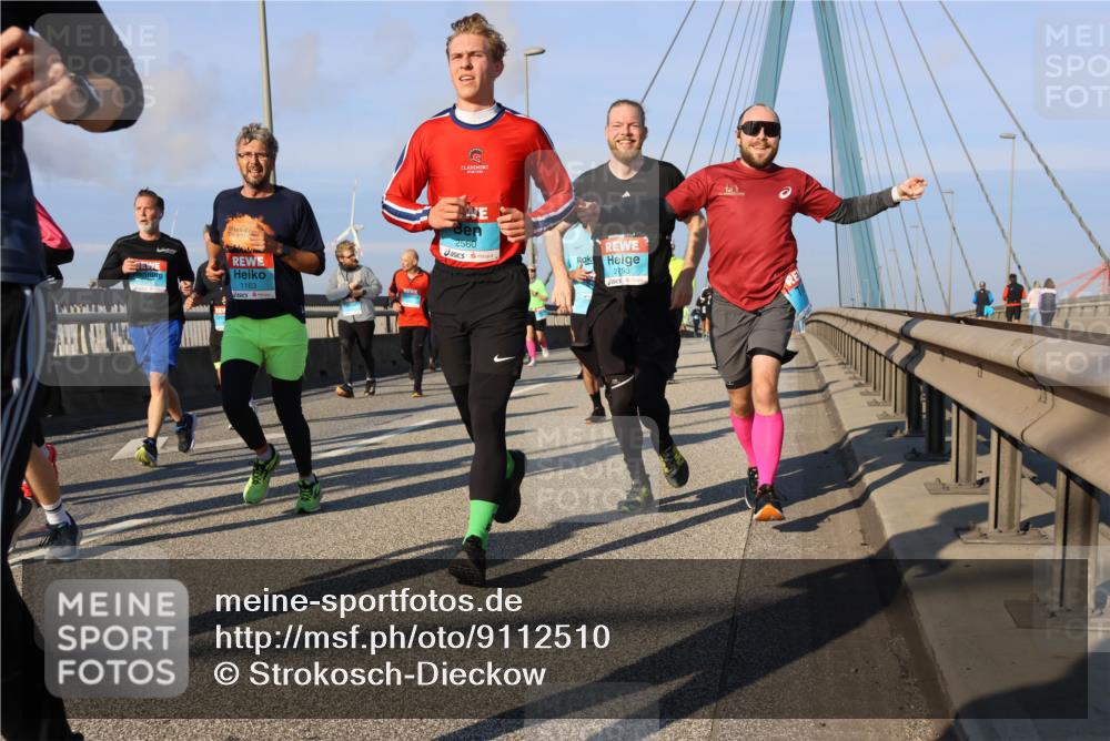 03.10.2025 - Köhlbrandbrückenlauf Strokosch-Dieckow http://msf.ph/oto/9112510 03.10.2025 09:45:56 Position 2 1163, 2560, 2793 meine-sportfotos.de