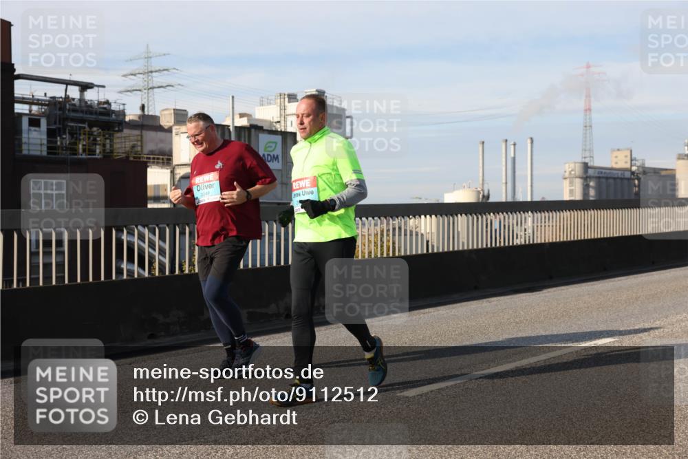 03.10.2025 - Köhlbrandbrückenlauf Lena Gebhardt http://msf.ph/oto/9112512 03.10.2025 10:16:04 Position 2 3349 meine-sportfotos.de