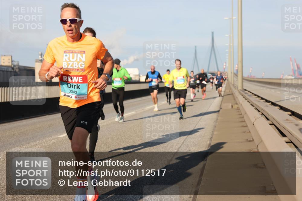 03.10.2025 - Köhlbrandbrückenlauf Lena Gebhardt http://msf.ph/oto/9112517 03.10.2025 09:42:28 Position 2 3043 meine-sportfotos.de
