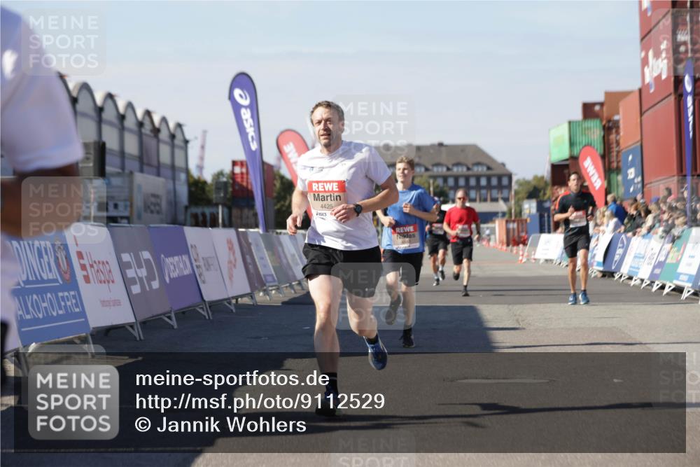 03.10.2025 - Köhlbrandbrückenlauf Jannik Wohlers http://msf.ph/oto/9112529 03.10.2025 13:01:02 Ziel 4039, 4069, 4140, 4177, 4407, 4425, 4512, 4820, 6464 meine-sportfotos.de