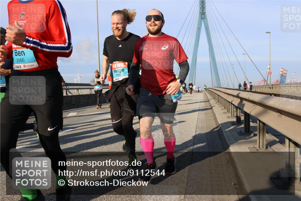 03.10.2025 - Köhlbrandbrückenlauf Strokosch-Dieckow http://msf.ph/oto/9112544 03.10.2025 09:45:57 Position 2 2560, 2793 meine-sportfotos.de