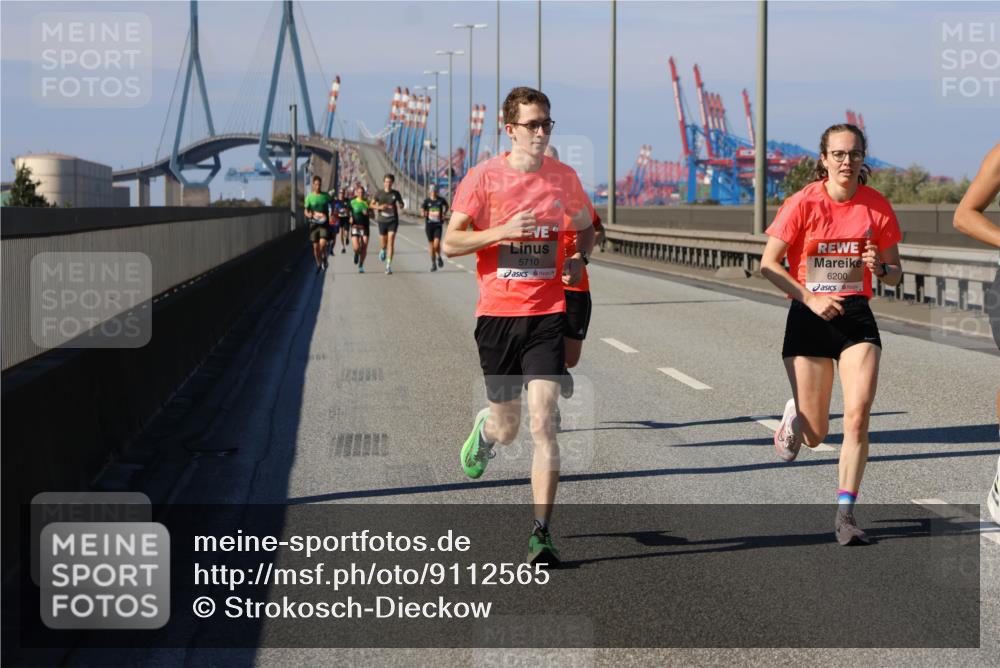 03.10.2025 - Köhlbrandbrückenlauf Strokosch-Dieckow http://msf.ph/oto/9112565 03.10.2025 12:41:44 Position 3 5710, 6200 meine-sportfotos.de