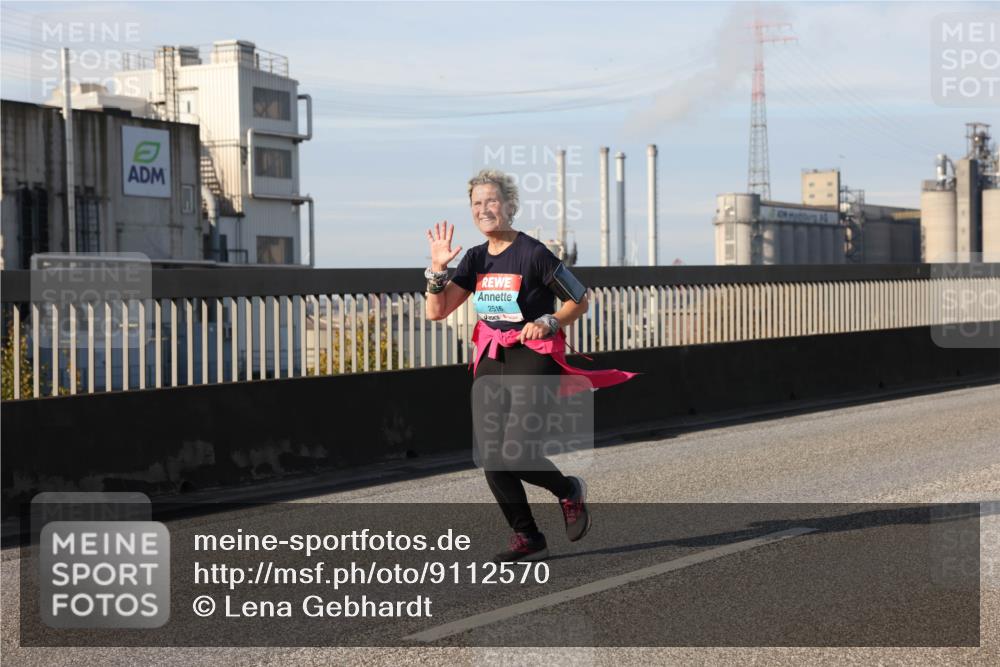 03.10.2025 - Köhlbrandbrückenlauf Lena Gebhardt http://msf.ph/oto/9112570 03.10.2025 10:16:11 Position 2 2516 meine-sportfotos.de