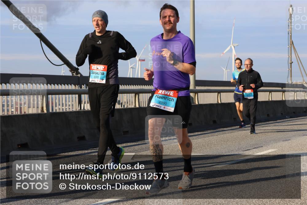 03.10.2025 - Köhlbrandbrückenlauf Strokosch-Dieckow http://msf.ph/oto/9112573 03.10.2025 09:46:02 Position 2 3380, 2990 meine-sportfotos.de