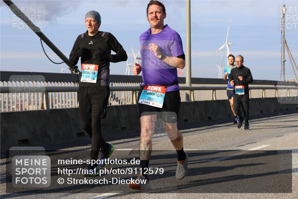 03.10.2025 - Köhlbrandbrückenlauf Strokosch-Dieckow http://msf.ph/oto/9112579 03.10.2025 09:46:03 Position 2 3380, 2990 meine-sportfotos.de