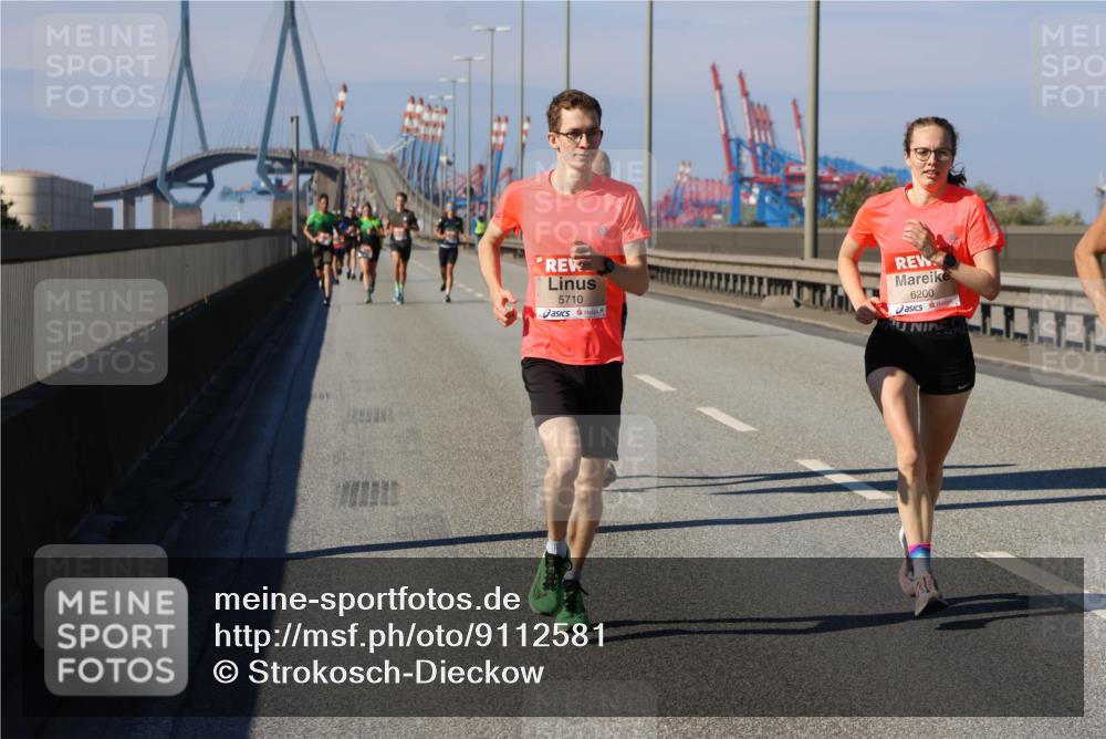 03.10.2025 - Köhlbrandbrückenlauf Strokosch-Dieckow http://msf.ph/oto/9112581 03.10.2025 12:41:44 Position 3 5710, 6200 meine-sportfotos.de
