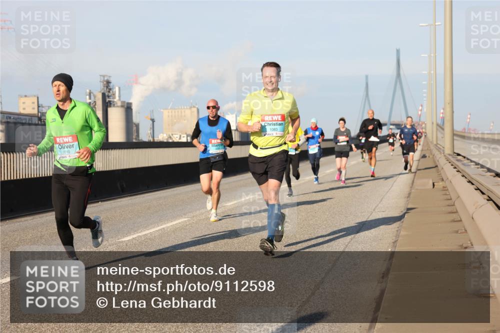03.10.2025 - Köhlbrandbrückenlauf Lena Gebhardt http://msf.ph/oto/9112598 03.10.2025 09:42:29 Position 2 1010, 1083 meine-sportfotos.de