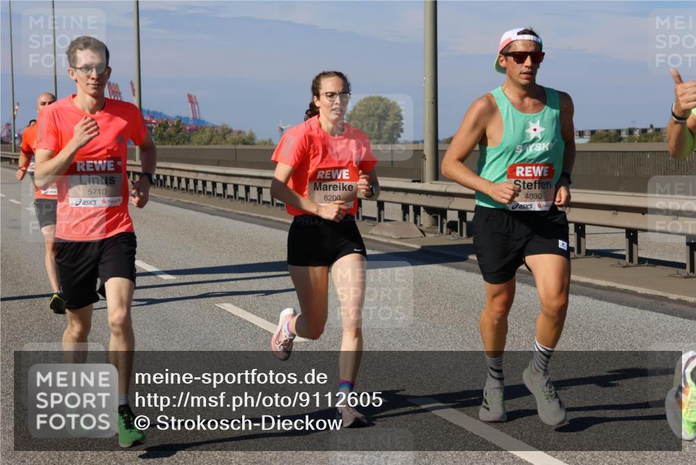 03.10.2025 - Köhlbrandbrückenlauf Strokosch-Dieckow http://msf.ph/oto/9112605 03.10.2025 12:41:46 Position 3 5710, 6200, 4030 meine-sportfotos.de